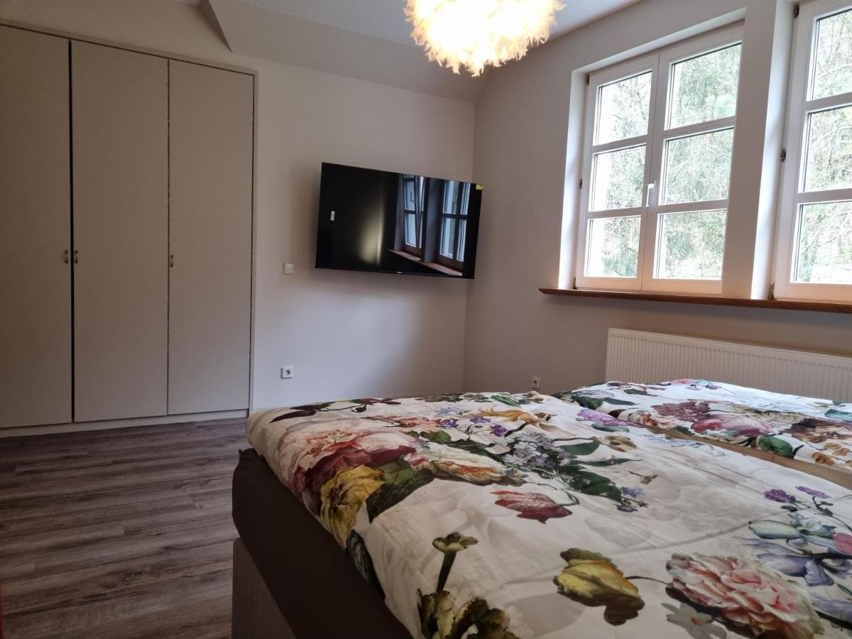 5 Sterne Bahnhoftraum, Appartement "Waldliebe" 133Qm, Grosse Terrasse 70Qm, Qr Code Scannen Fuer Virtuellen Rundgang, Premium Ausstattung Braunfels Exterior photo