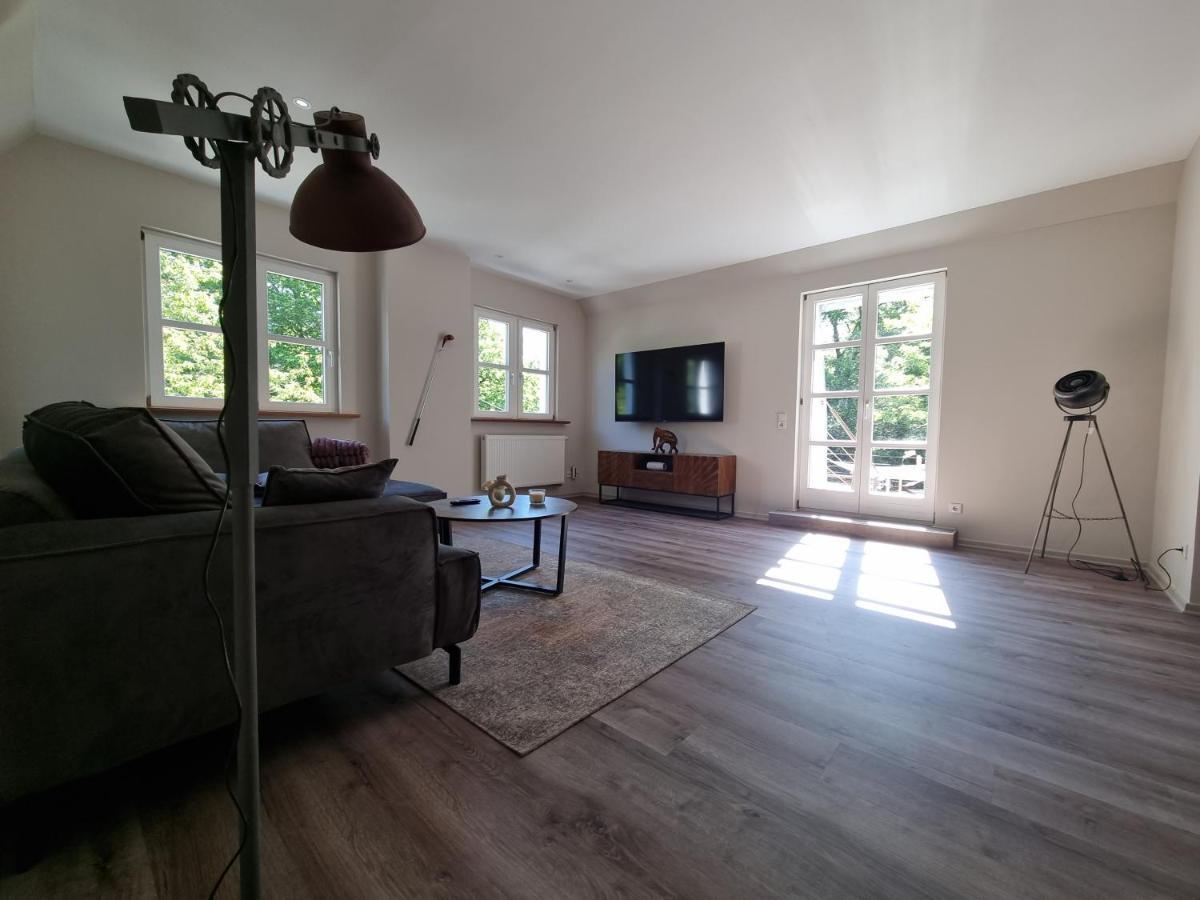 5 Sterne Bahnhoftraum, Appartement "Waldliebe" 133Qm, Grosse Terrasse 70Qm, Qr Code Scannen Fuer Virtuellen Rundgang, Premium Ausstattung Braunfels Exterior photo