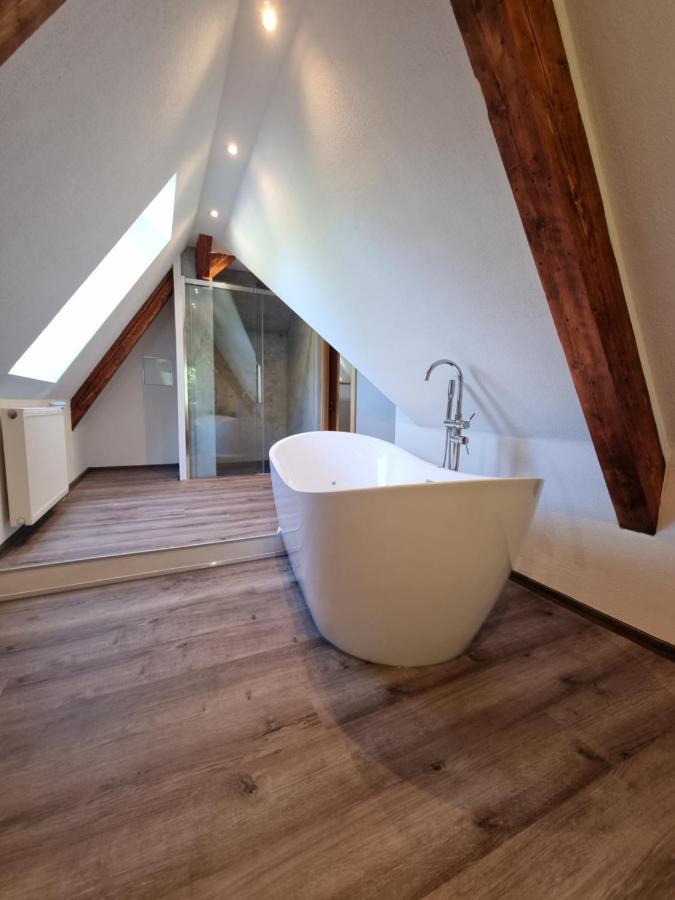 5 Sterne Bahnhoftraum, Appartement "Waldliebe" 133Qm, Grosse Terrasse 70Qm, Qr Code Scannen Fuer Virtuellen Rundgang, Premium Ausstattung Braunfels Exterior photo